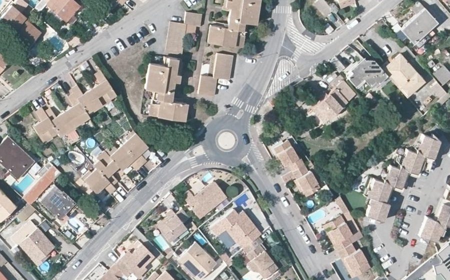 Vue aérienne du Rond-point anonyme n°779925267
