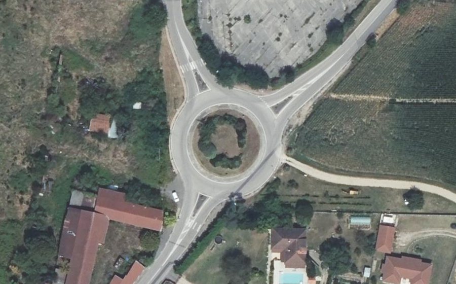 Vue aérienne du Rond-point anonyme n°78021037