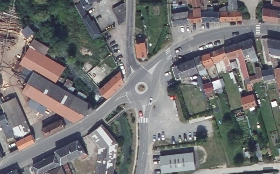 Vue aérienne du Rond-point anonyme n°780264677