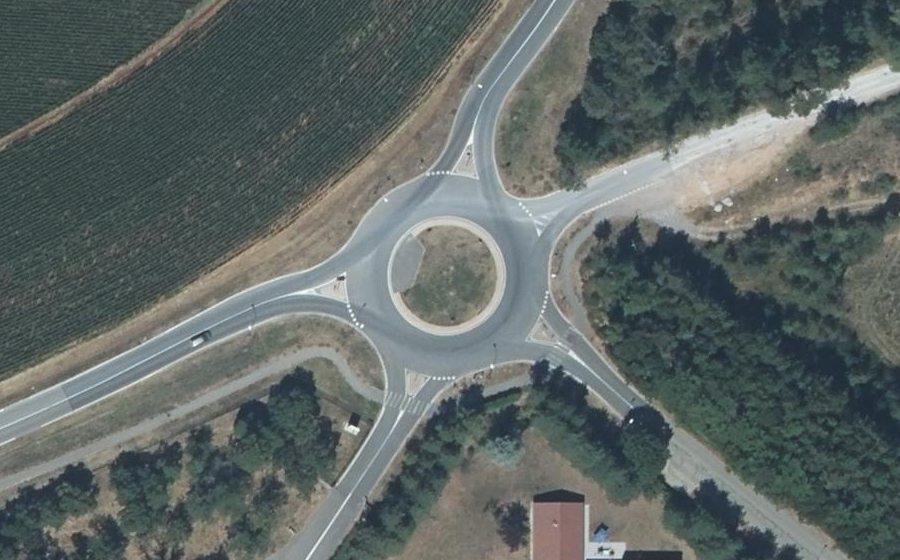 Vue aérienne du Rond-point anonyme n°780336512