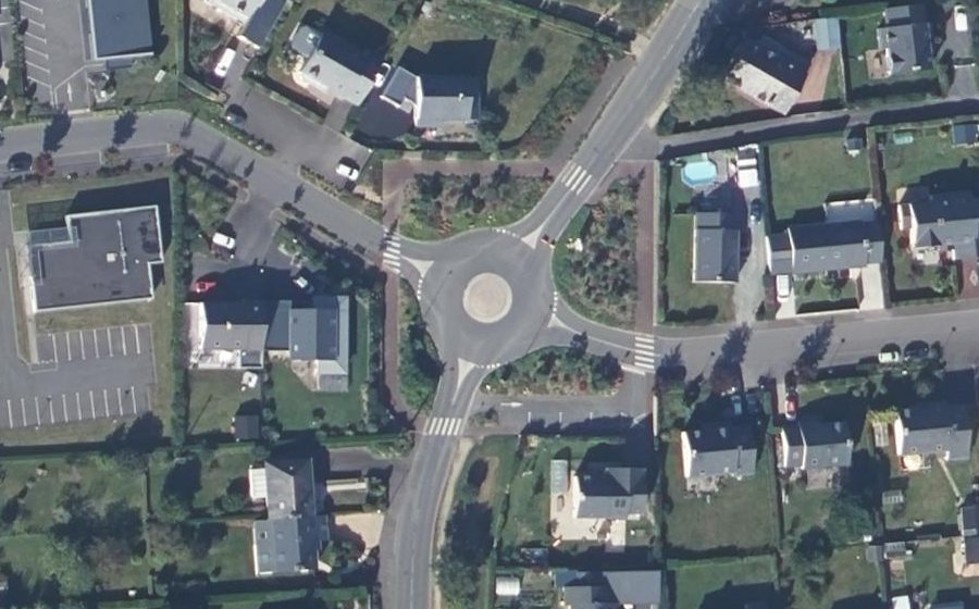 Vue aérienne du Rond-point anonyme n°78036366