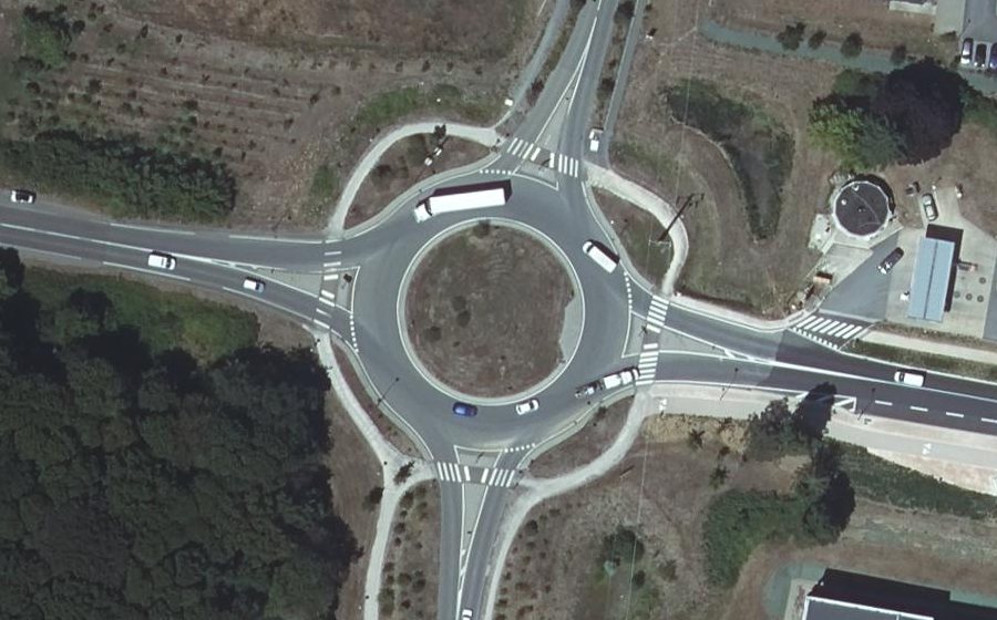 Vue aérienne du Rond-point anonyme n°780540583