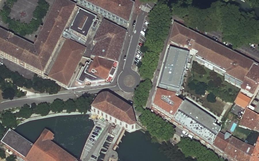 Vue aérienne du Rond-point anonyme n°78079199