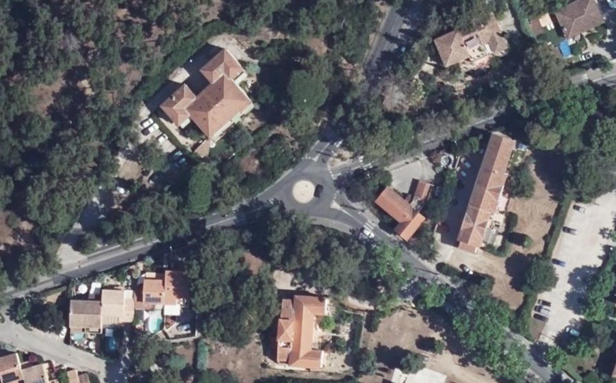 Vue aérienne du Rond-point anonyme n°782335773