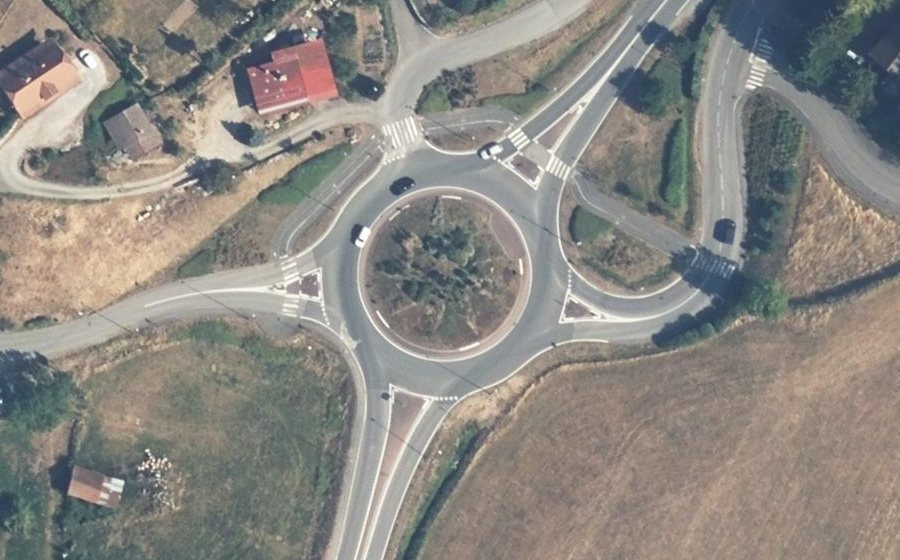 Vue aérienne du Rond-point anonyme n°782692349