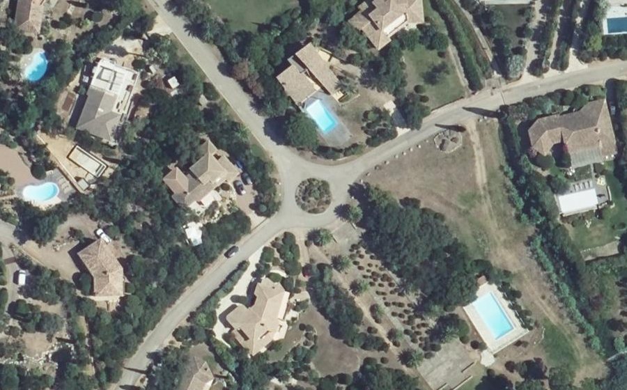 Vue aérienne du Rond-point anonyme n°782698953