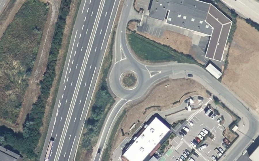 Vue aérienne du Rond-point anonyme n°782763170