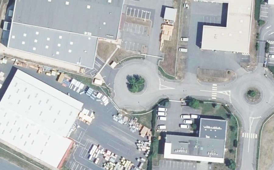 Vue aérienne du Rond-point anonyme n°782823827