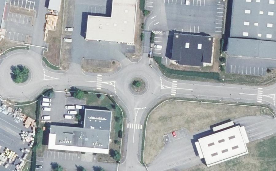 Vue aérienne du Rond-point anonyme n°782823828