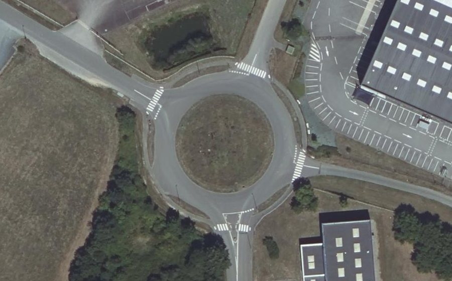 Vue aérienne du Rond-point anonyme n°7829382