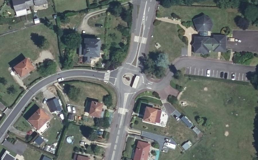 Vue aérienne du Rond-point anonyme n°783014785