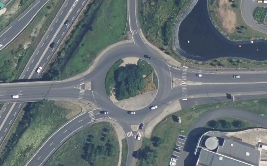 Vue aérienne du Rond-point anonyme n°783060060