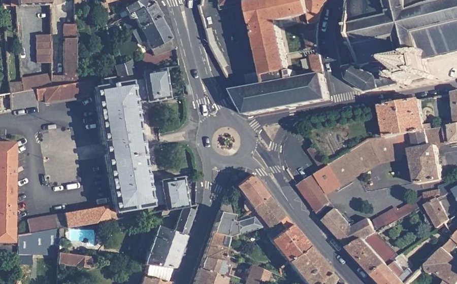 Vue aérienne du Rond-point anonyme n°783085564