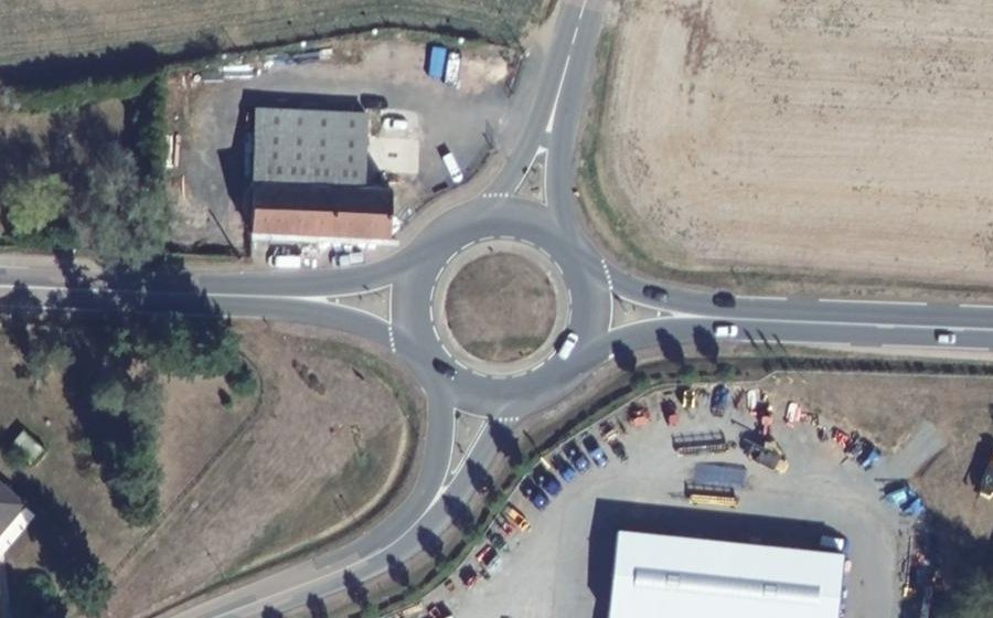 Vue aérienne du Rond-point anonyme n°78309817