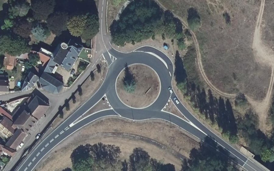Vue aérienne du Rond-point anonyme n°78310470