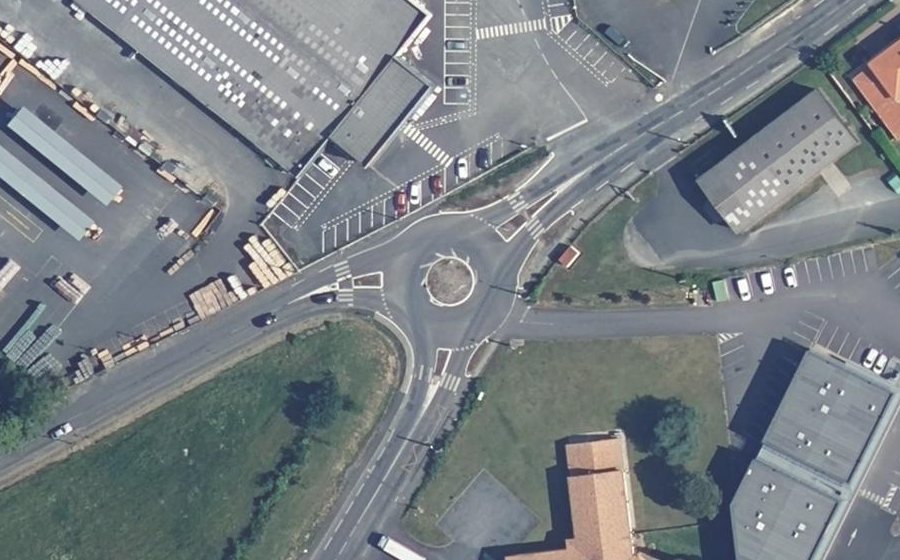 Vue aérienne du Rond-point anonyme n°784223100
