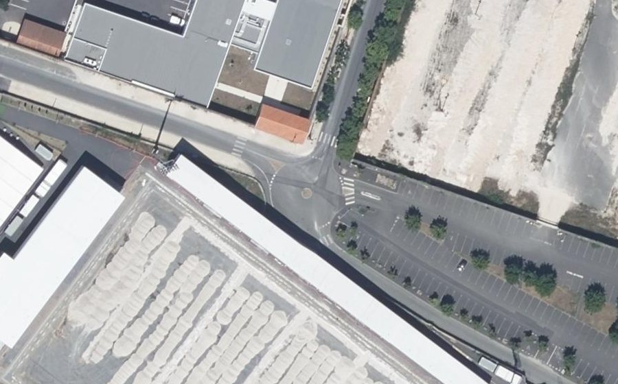 Vue aérienne du Rond-point anonyme n°785078718