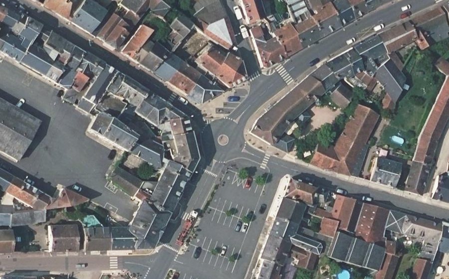 Vue aérienne du Rond-point anonyme n°785516255