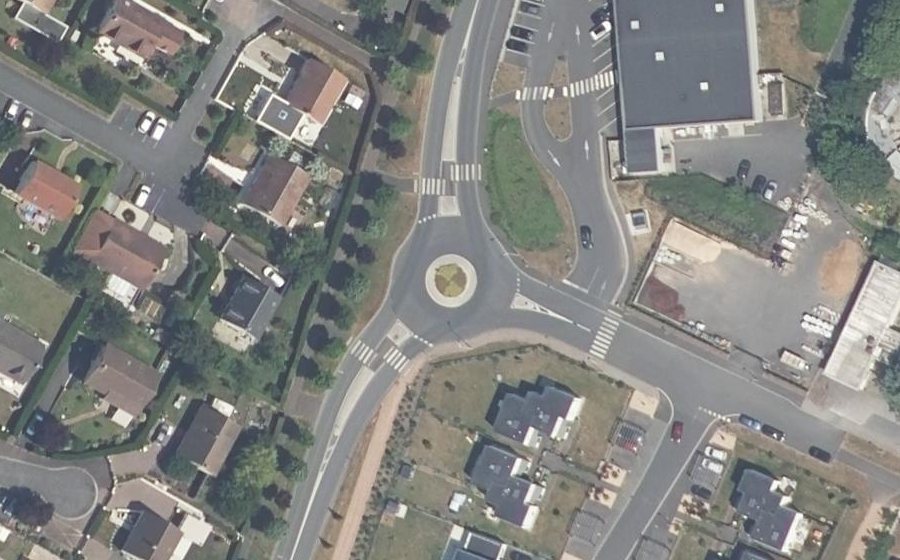Vue aérienne du Rond-point anonyme n°785677367