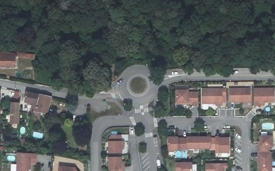 Vue aérienne du Rond-point anonyme n°785741486