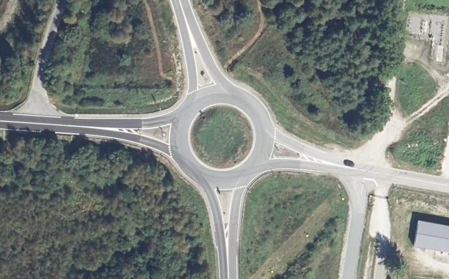Vue aérienne du Rond-point anonyme n°78578238