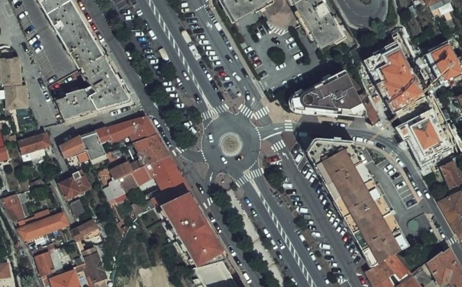 Vue aérienne du Rond-point anonyme n°785977364