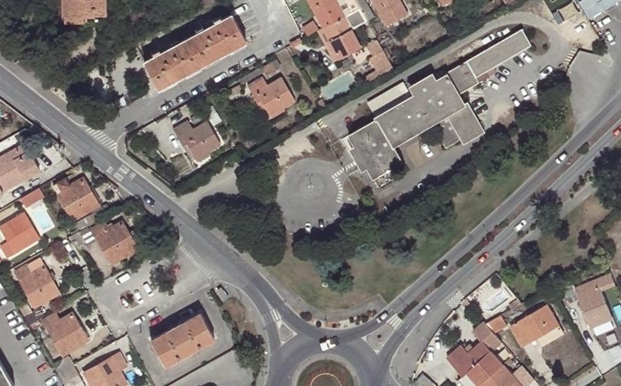 Vue aérienne du Rond-point anonyme n°786156423