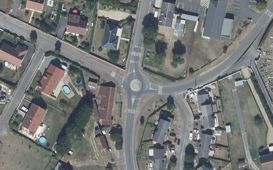 Vue aérienne du Rond-point anonyme n°786599763