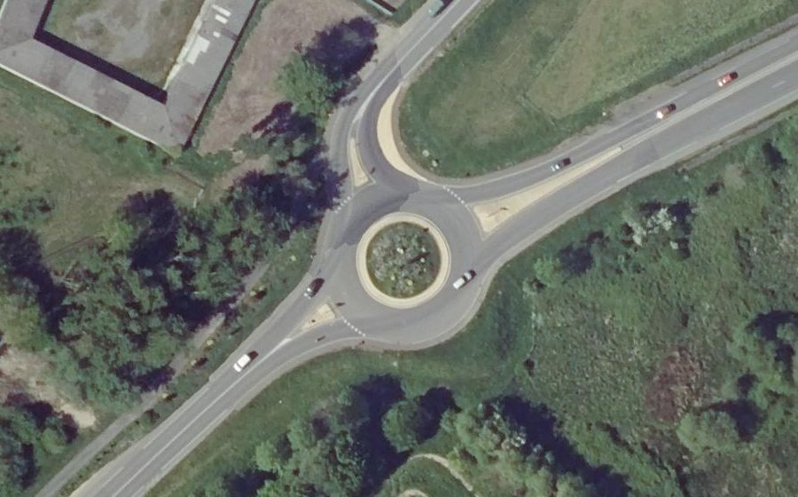 Vue aérienne du Rond-point anonyme n°786908691