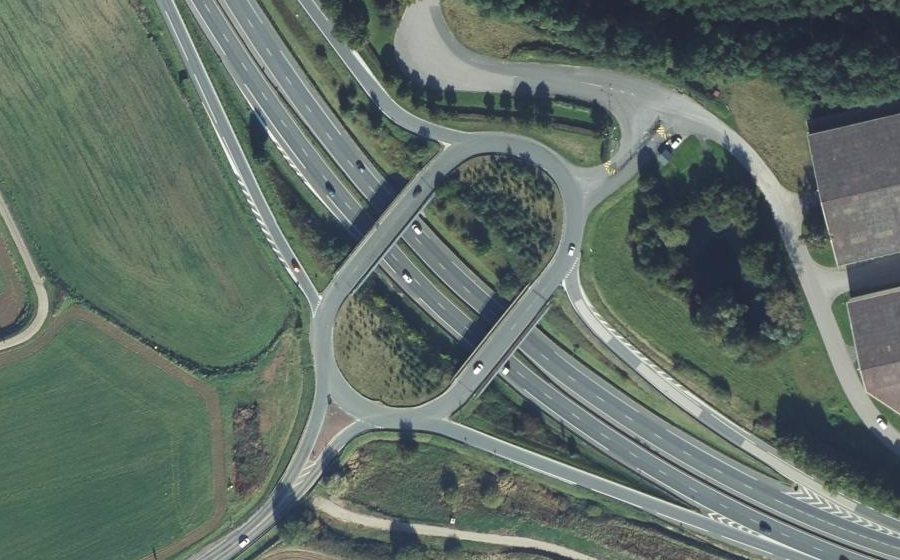 Vue aérienne du Rond-point anonyme n°78766495