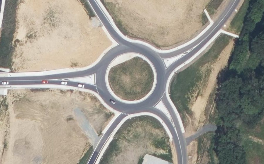 Vue aérienne du Rond-point anonyme n°787744353