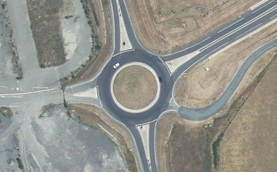 Vue aérienne du Rond-point anonyme n°787972936
