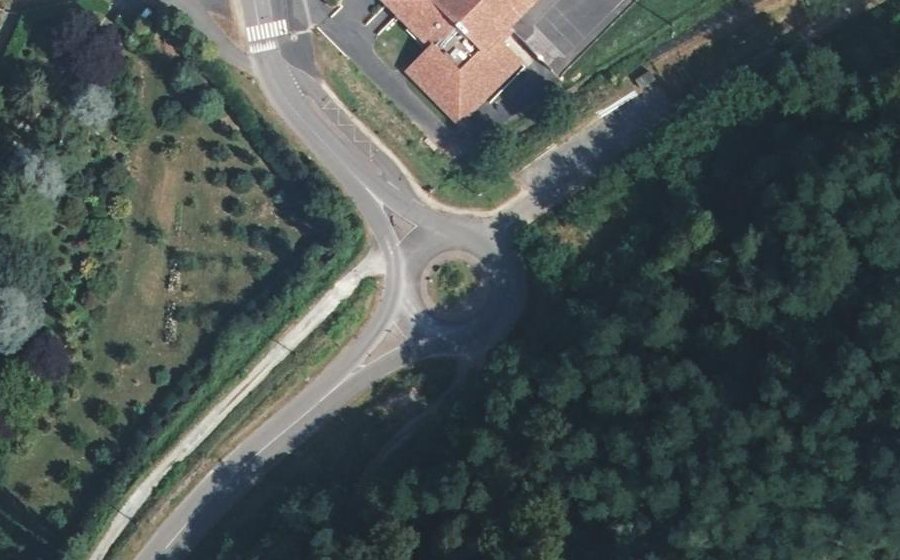 Vue aérienne du Kolegioko biribilgunea