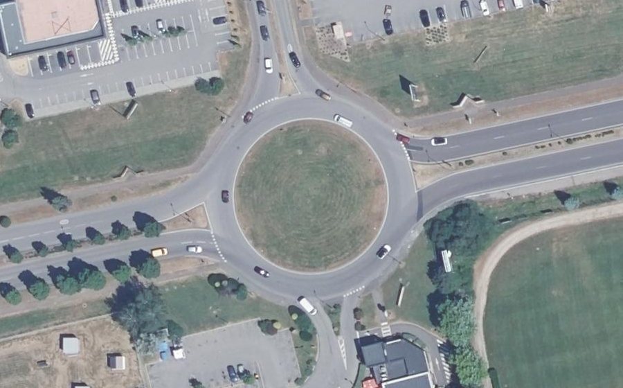 Vue aérienne du Rond-point anonyme n°788448370