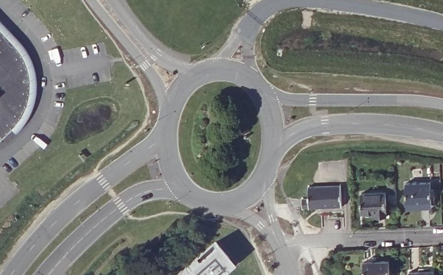 Vue aérienne du Rond-Point de la Vierge Noire