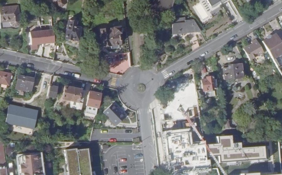 Vue aérienne du Rond-point anonyme n°790185733
