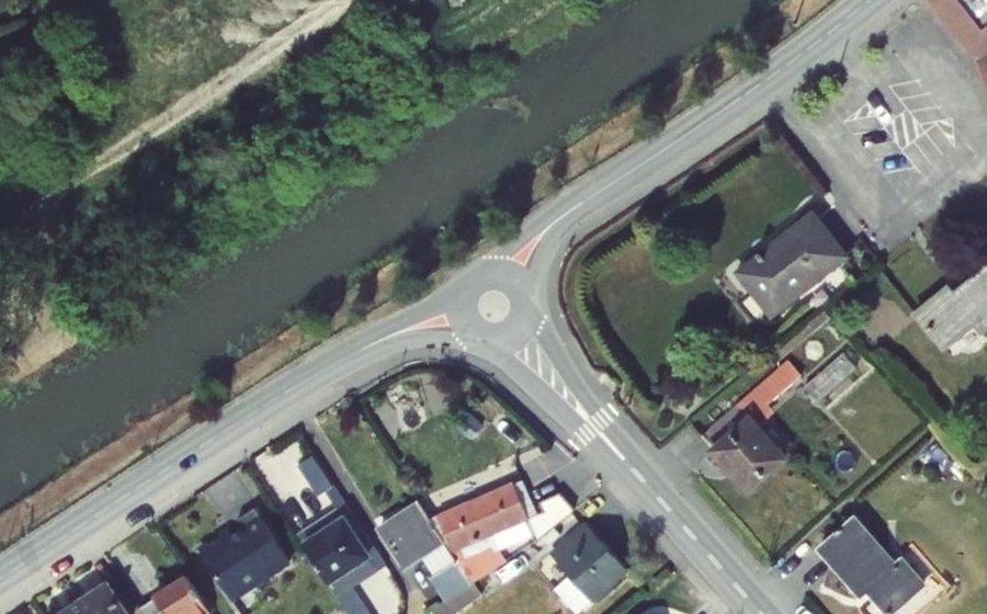 Vue aérienne du Rond-point anonyme n°790204484