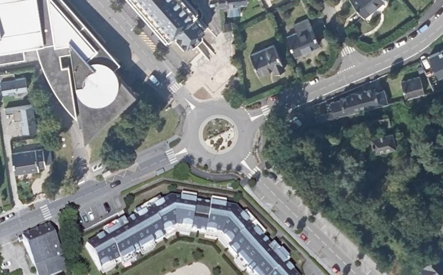 Vue aérienne du Rond-point anonyme n°792227753