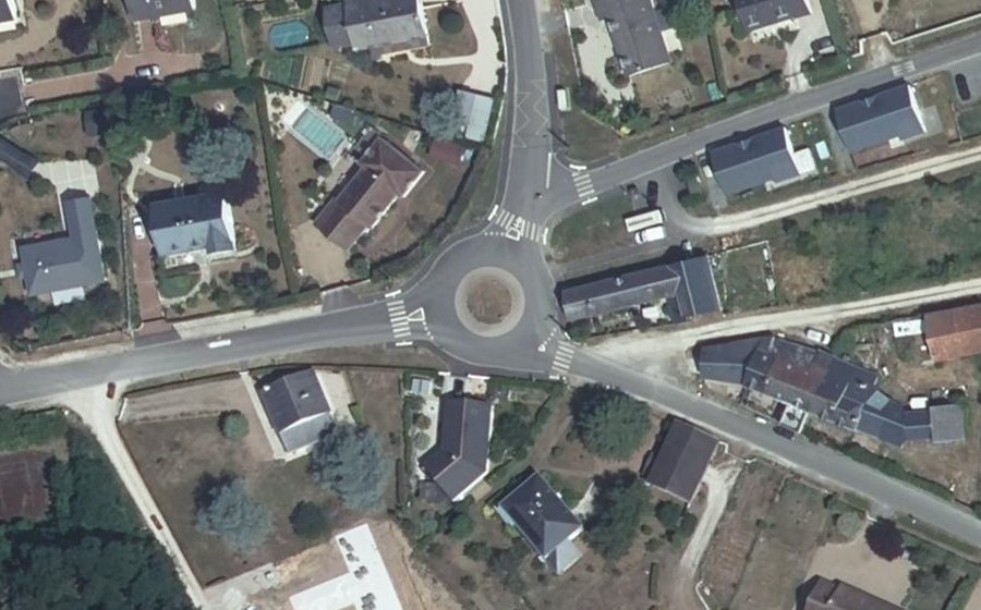 Vue aérienne du Rond-point anonyme n°792661221