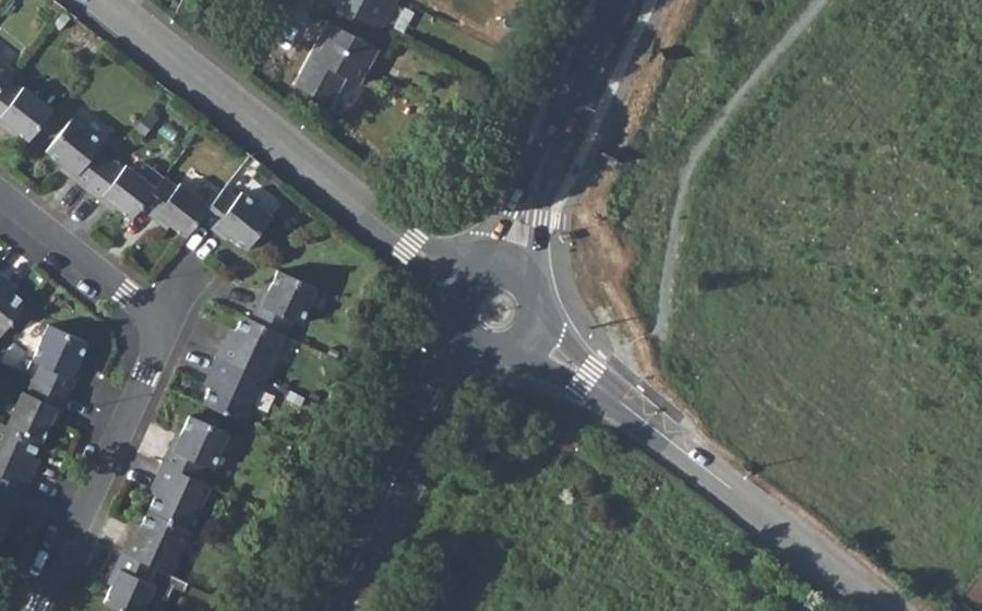 Vue aérienne du Rond-point anonyme n°792723978