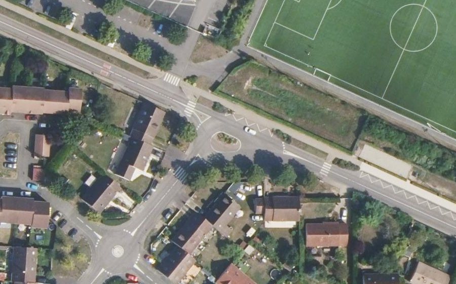Vue aérienne du Rond-point anonyme n°792735696