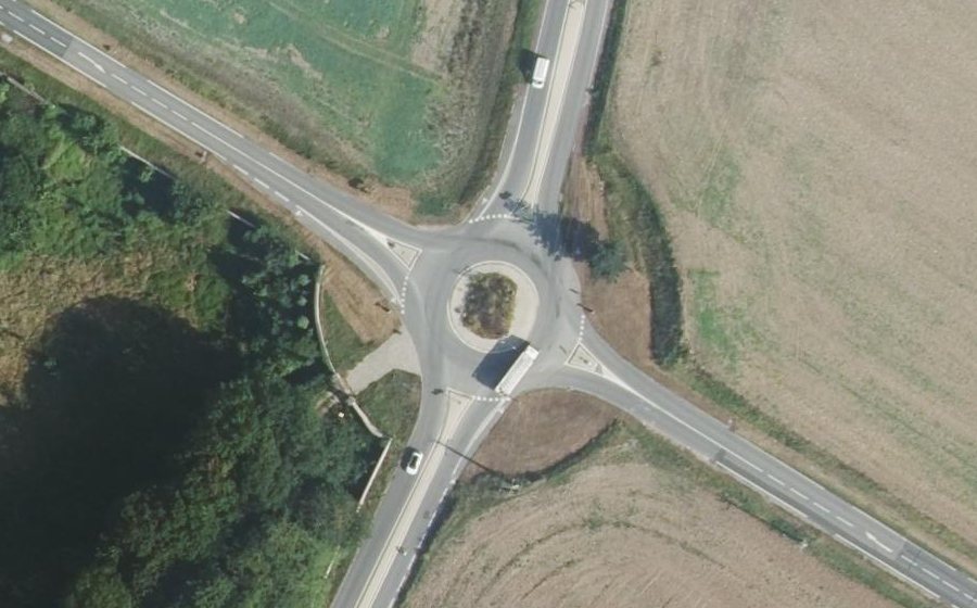 Vue aérienne du Rond-point anonyme n°792810285