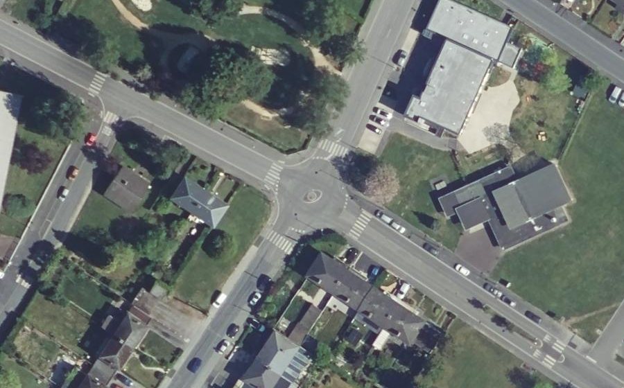 Vue aérienne du Rond-point anonyme n°793079578