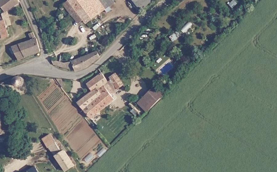 Vue aérienne du Rond-point anonyme n°793364396