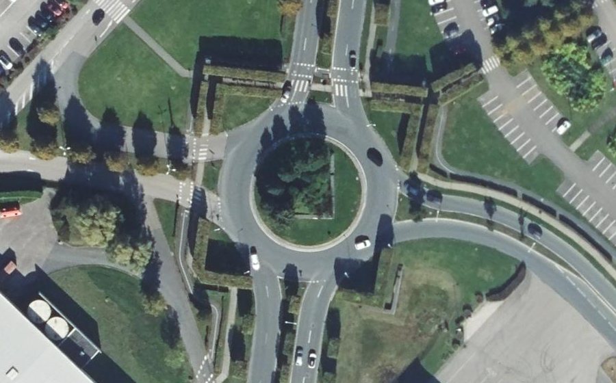 Vue aérienne du Rond-point anonyme n°793646500