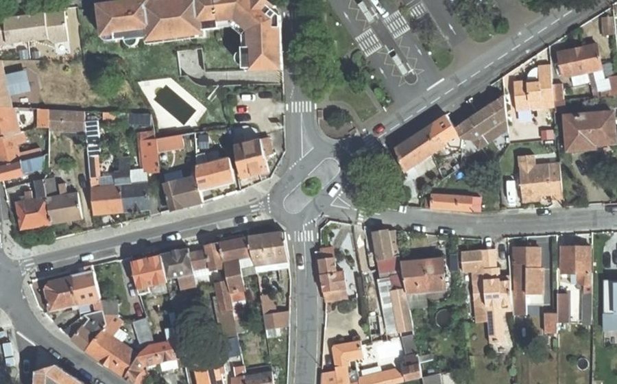 Vue aérienne du Rond-point anonyme n°793798396