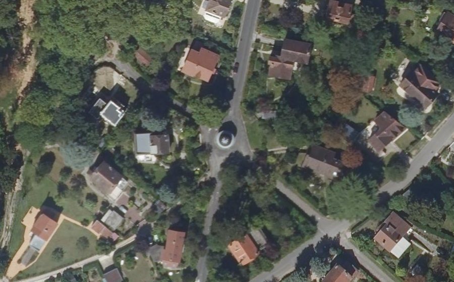 Vue aérienne du Rond-point anonyme n°79394211