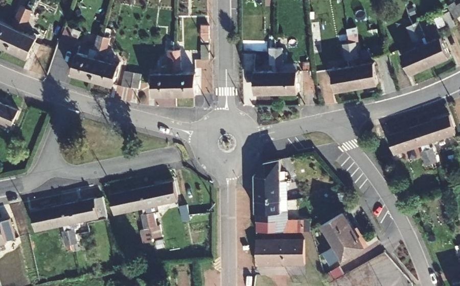 Vue aérienne du Rond-point anonyme n°794376627
