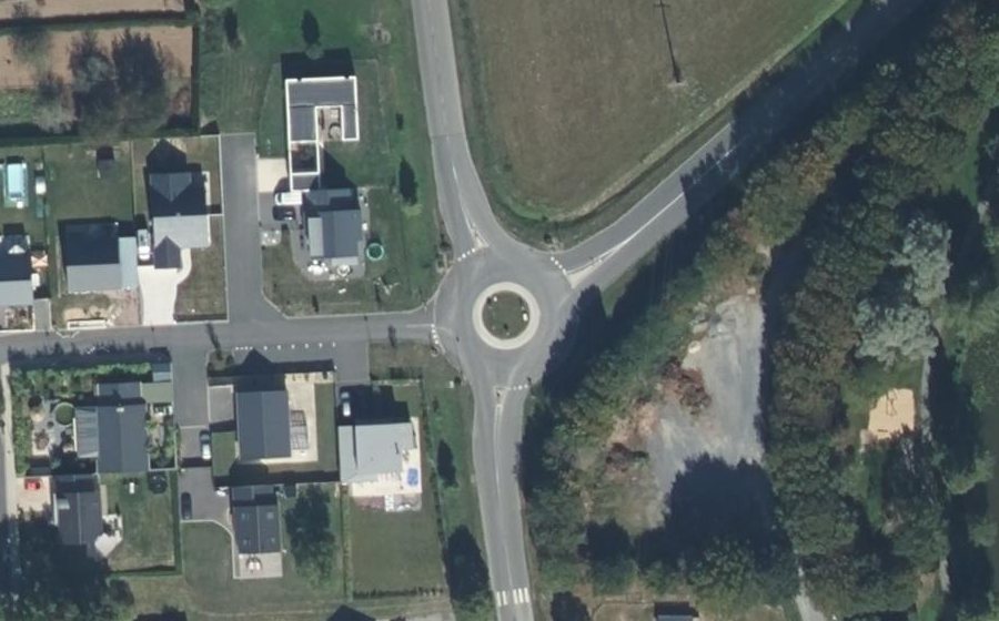Vue aérienne du Rond-point anonyme n°795315438