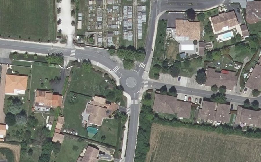 Vue aérienne du Rond-point anonyme n°795367559